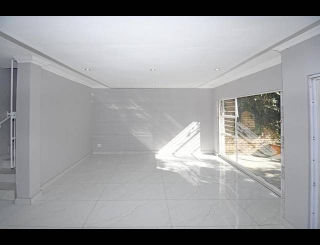 2 BEDROOM TOWNHOUSE FOR SALE IN MORNINGSIDE